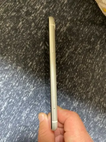 iPhone XR 64GBの画像（2）
