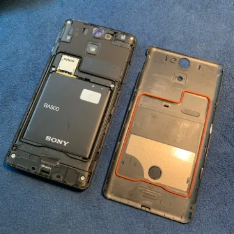 docomo with series Xperia AX SO-01Eの画像（2）