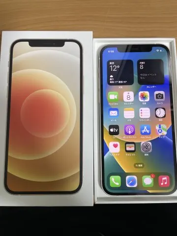 iPhone12 64GB ホワイト　赤ロムの画像（0）