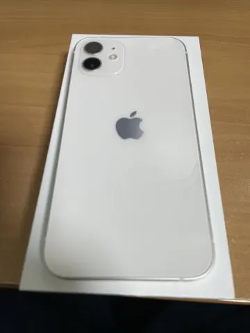 iPhone12 64GB ホワイト　赤ロムの画像（2）