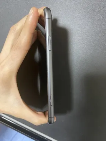 iPhone11 128GB 赤ロムの画像（2）