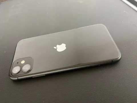 iPhone11 128GB 赤ロムの画像（4）