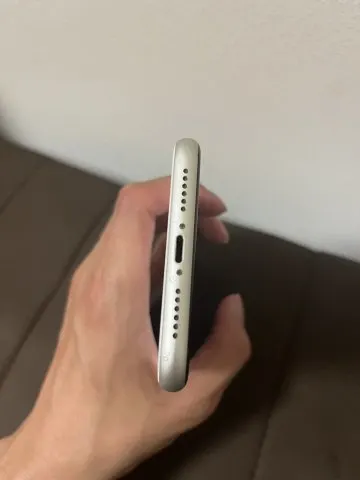 iPhone11 docomo 64gb 赤ロムの画像（1）