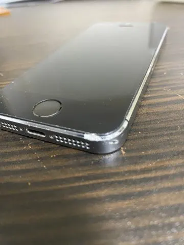 Xperia XZ3 SOV39 + iPhone5s ME338J/Aの画像（3）