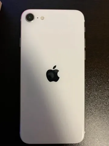 iPhoneSE第2世代赤ロムの画像（1）