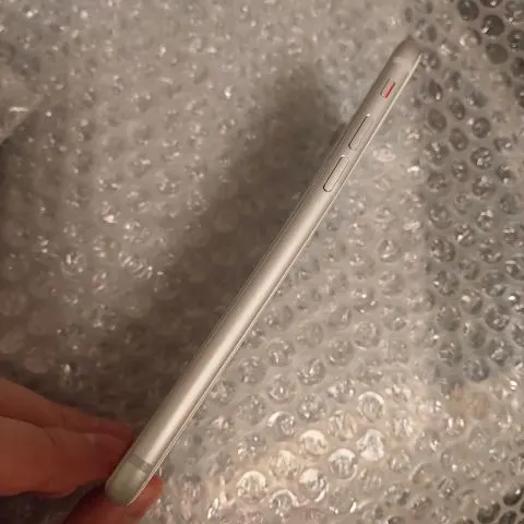 iPhone8 フレーム歪み 水没反応ありの画像（2）