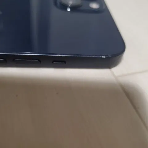 iPhone13 ミッドナイト 128GBの画像（3）