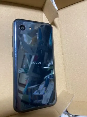 SHARP AQUOS R Compact 赤ロム　ソフトバンクの画像（1）