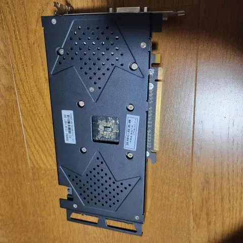 RX570 8GB AMD グラフィックボードの画像（1）