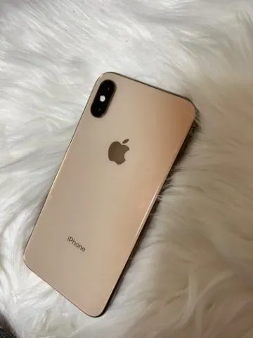 iPhoneXS 赤ロムの画像（0）