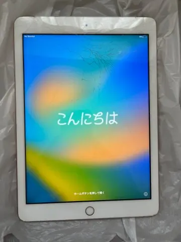 Maimaiさん専用iPad 第6世代　128GB 画面割れ　ジャンクの画像（0）
