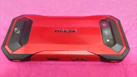 au TORQUE 5G 美品 赤ロム シムロック解除済の画像（0）