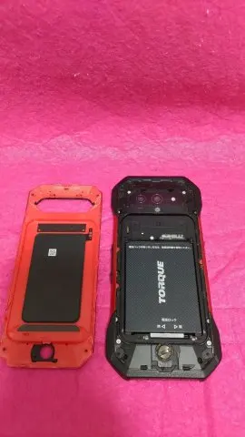 au TORQUE 5G 美品 赤ロム シムロック解除済の画像（4）