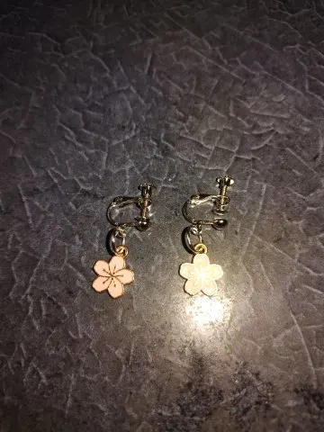 イヤリング花ピンクの画像（0）