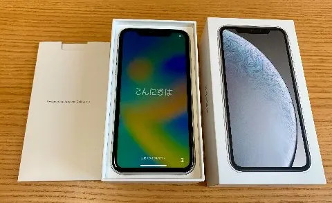 美品 Apple iPhone XR White 64GB バッテリー状態：88% 赤ロム / 本体 ホワイト 白の画像（0）