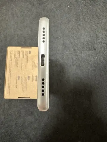Liberio S10 901ZT ホワイト　simフリー  美品の画像（2）