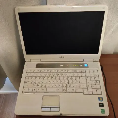 ノートパソコン FMV-BIBLO NF/G30 ファン不良　の画像（0）