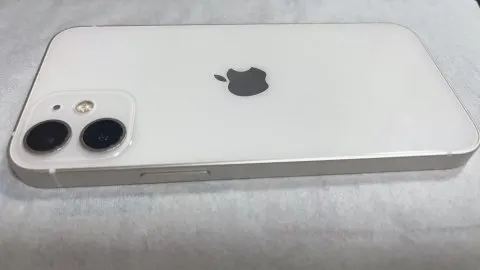 iPhone12mini ホワイト 128GB au版simフリー 水没の画像（3）