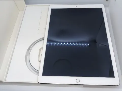 iPad Pro 12.9-inch 128GB au 353306070967876の画像（4）