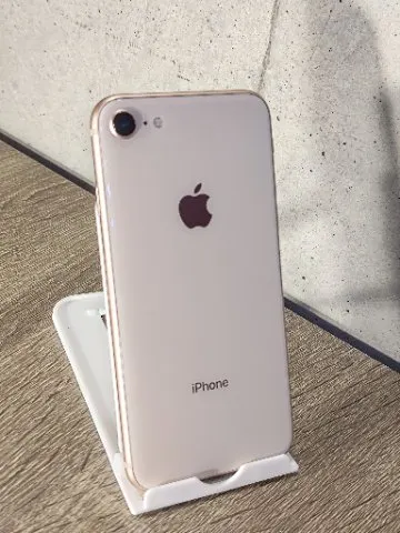 美品　iPhone8 64GB　SIMロック解除済みの画像（3）