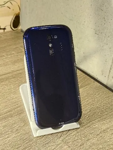 新品同様品　F-42A SIMフリー　スマホの画像（2）