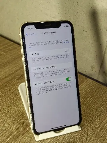 iPhone 11  64 GB  SIMロック解除済み　スマホの画像（1）