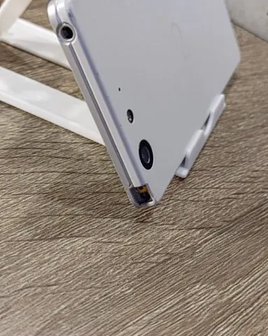 arrows M04　Premium SIMフリー　スマホの画像（1）