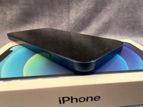 iPhone12 64GBの画像（3）