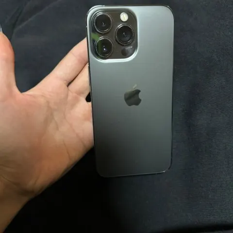 iPhone13Pro 256gb グラファイトの画像（2）