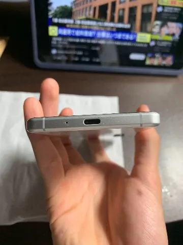 Xperia 1 ii Ⅱ 赤ロムの画像（1）