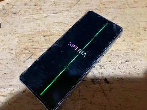 △判定 ディスプレイ不具合（有機EL焼け、軽微な割れ、横線あり） au Xperia 5 II SOG02 グレー おまけ付きの画像（0）