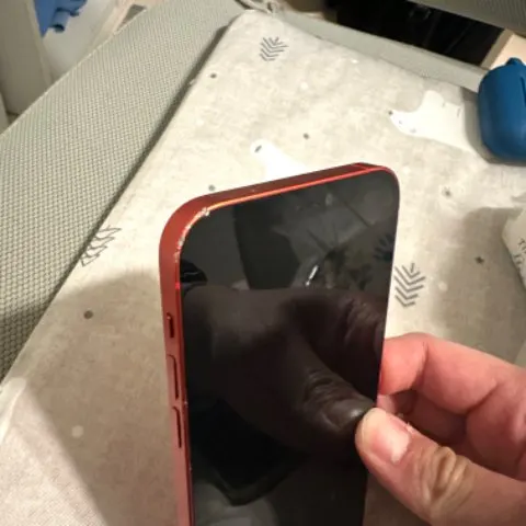 ジャンク　SIMフリー　iPhone 12　64GB　レッド　箱付き　バッテリー：78％　MGHQ3J/A au Appleの画像（1）