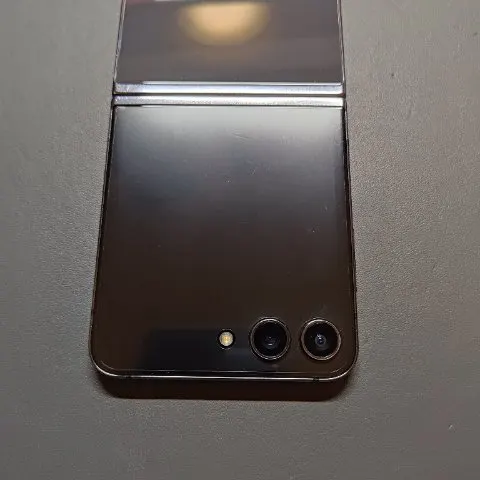 Galaxy Zflip 5 au 256gbの画像（1）