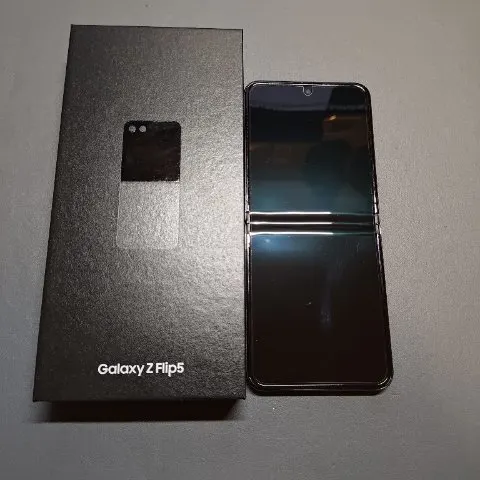 Galaxy Zflip 5 au 256gbの画像（2）