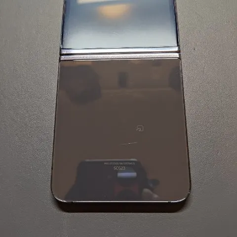 Galaxy Zflip 5 au 256gbの画像（3）