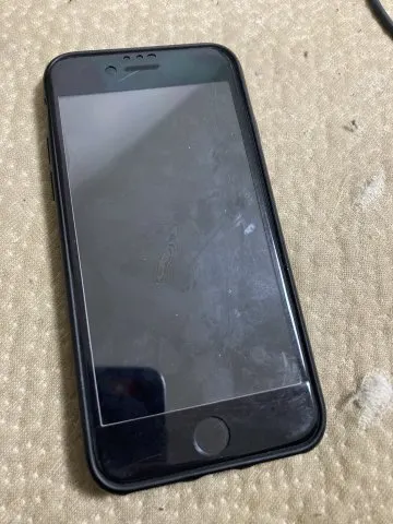 iPhone se 2世代　64gb ブラック　ソフトバンクの画像（0）