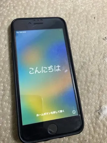iPhone se 2世代　64gb ブラック　ソフトバンクの画像（1）