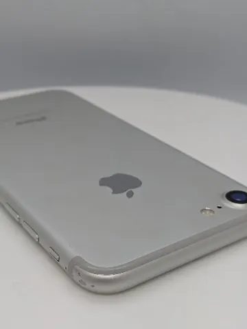 iPhone 7 32GBの画像（2）