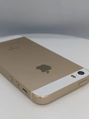 iPhone SE 64GBの画像（2）