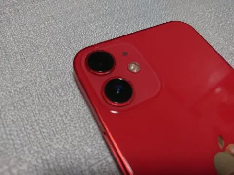 ★スマホ市場さま専用★【箱・付属アリ】au 正常動作品 iPhone 12 mini 256GB Red SIMフリーの画像（2）