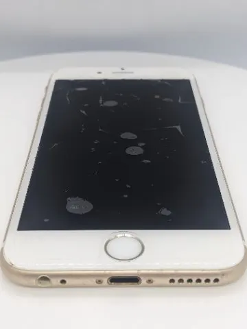 iPhone 6s 64GBの画像（1）