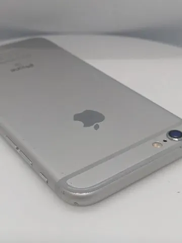 iPhone 6s 32GBの画像（2）