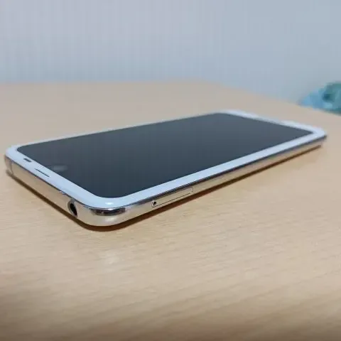 AQUOS R2 706SH 4GB/64GB SIMロック解除不可 赤ロムの画像（4）