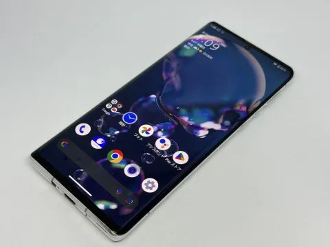 AQUOS R6 ソフトバンク版 ホワイト 訳あり品！の画像（0）