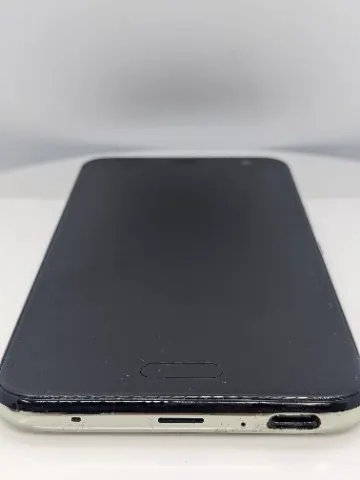 HTC U11 Lifeの画像（1）