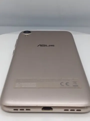 ASUS Zenfone Liveの画像（2）