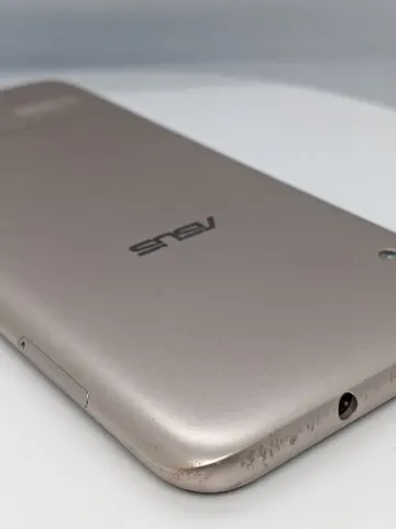 ASUS Zenfone Liveの画像（3）