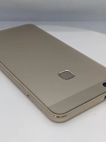 HUAWEI P10 liteの画像（2）