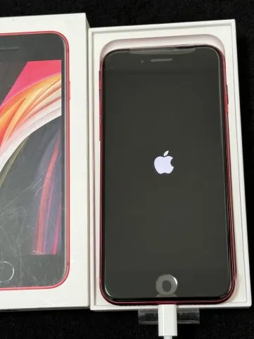 iPhone se 第2世代 64GB Red ジャンク(33814)¥4,300(Sさんの iPhone se 第2世代 64GB Red ジャンク(33814)¥4,300(Sさんの