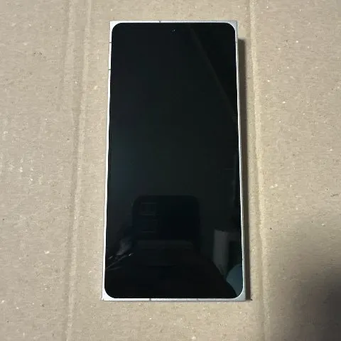 LEITZ PHONE 2 softbank  SiMフリーの画像（1）